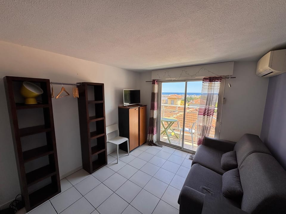 Nice Sunshine Apartment in Nice