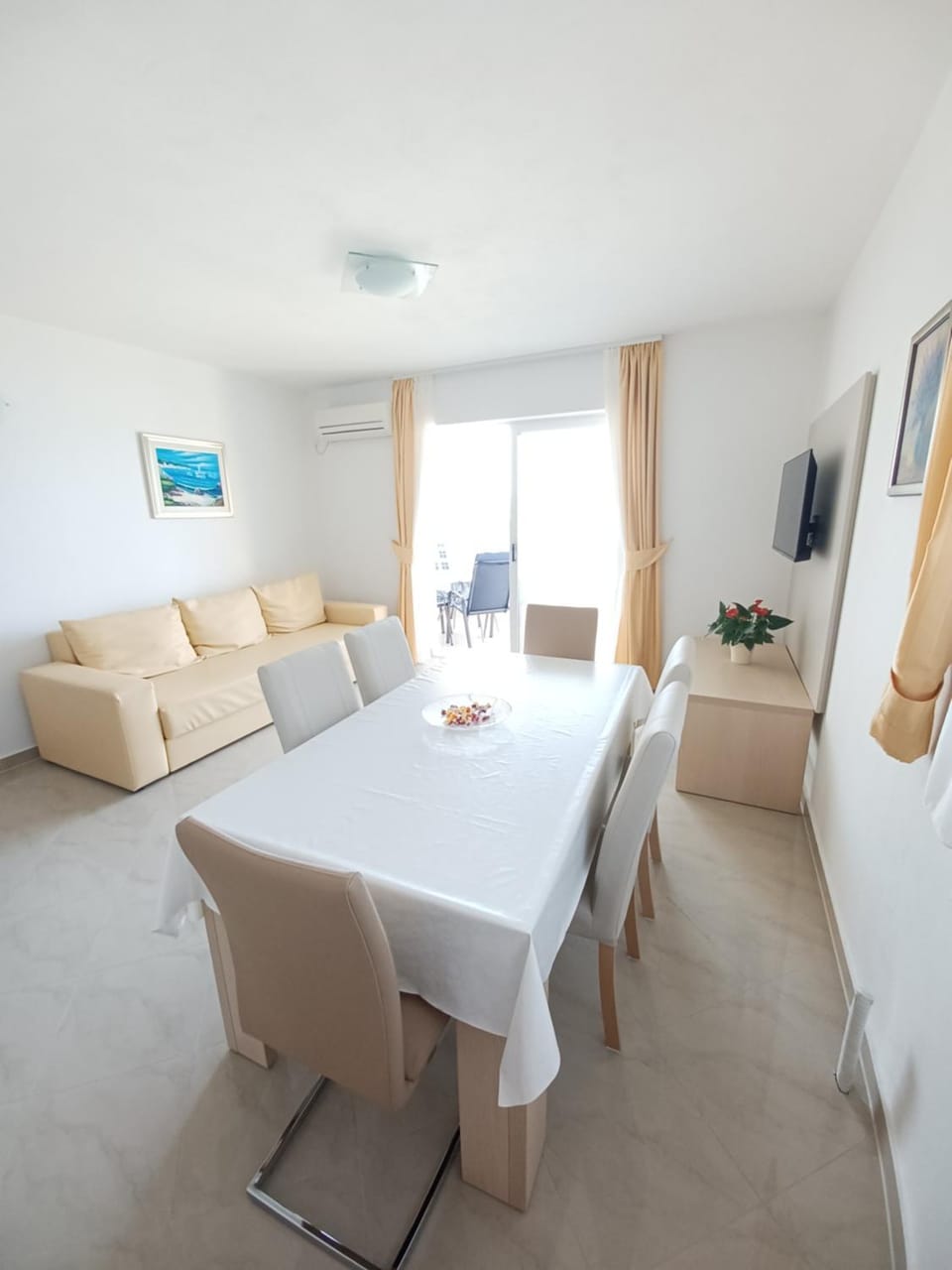 Living room, Seating area, Dining area
