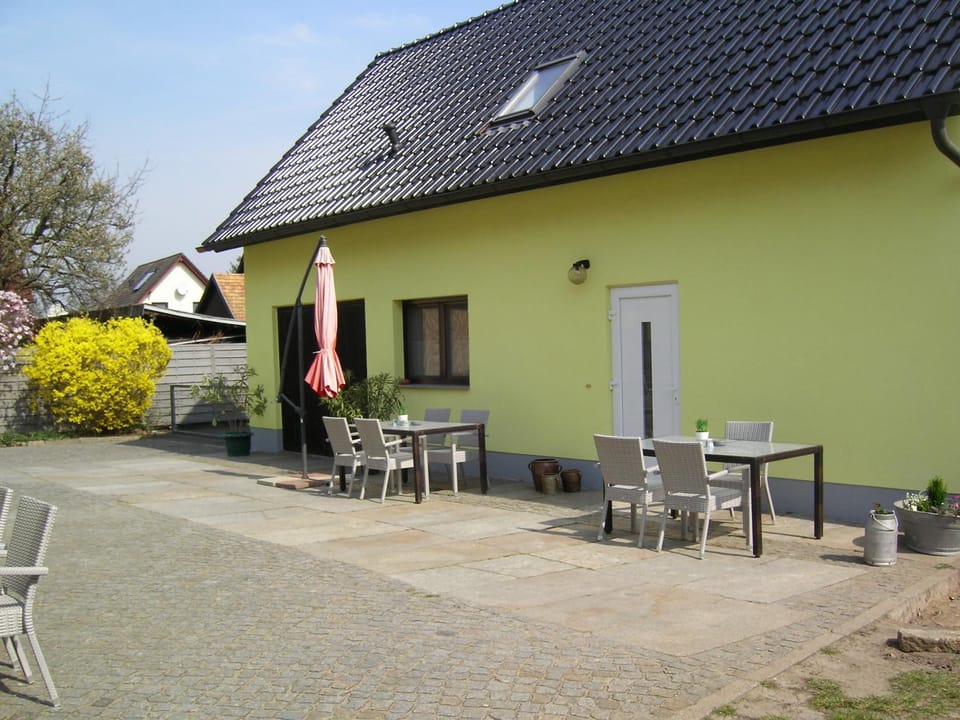 Property building, Patio, Facade/entrance, Spring