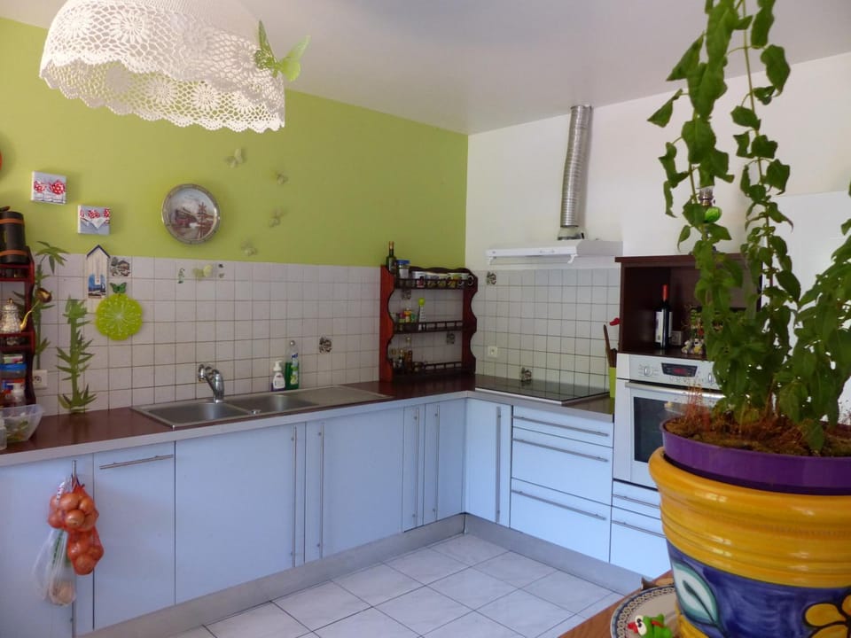 Kitchen or kitchenette, Decorative detail
