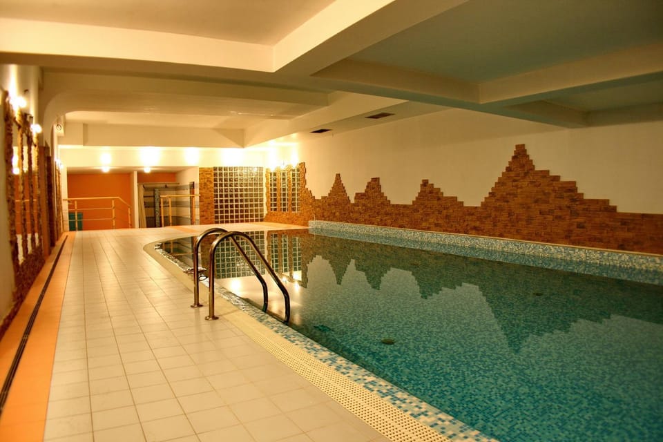 Decorative detail, Area and facilities, Swimming pool