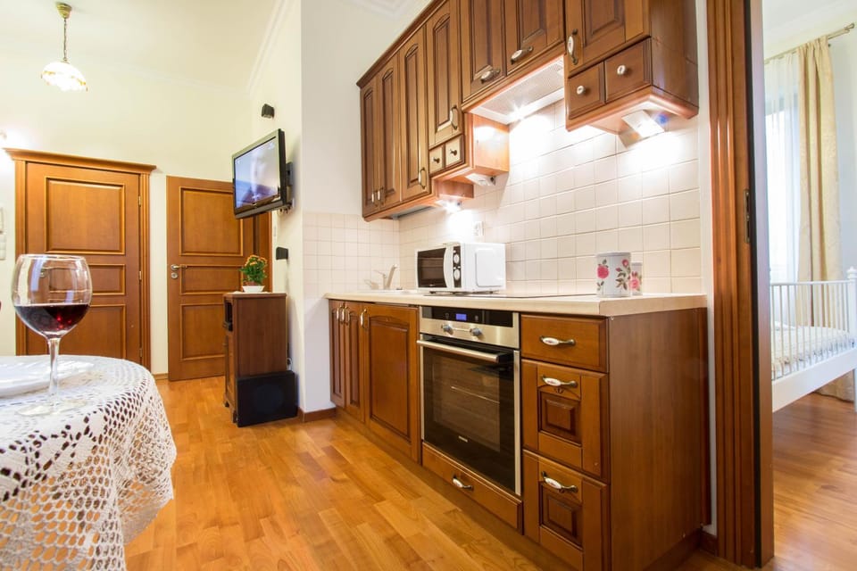 Kitchen or kitchenette, Photo of the whole room, Decorative detail, Dining area