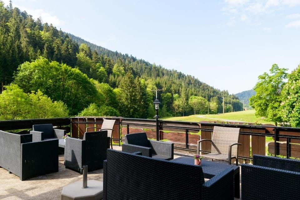 Day, View (from property/room), Balcony/Terrace, Balcony/Terrace, Mountain view, River view, Internal: Not applicable to any particular room