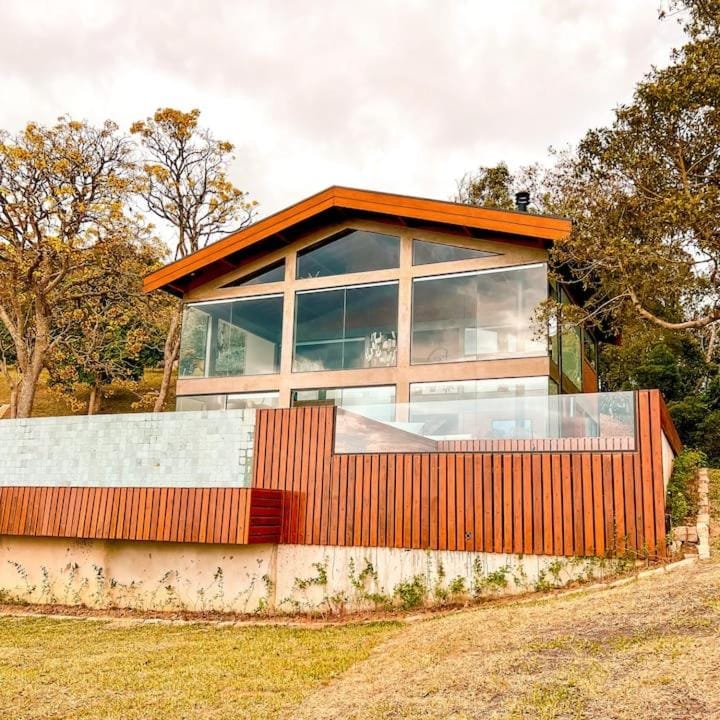 Chalet nas Nuvens with Infinity Pool House in State of São Paulo