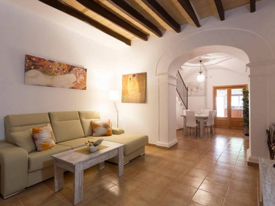 Communal lounge/ TV room, Living room
