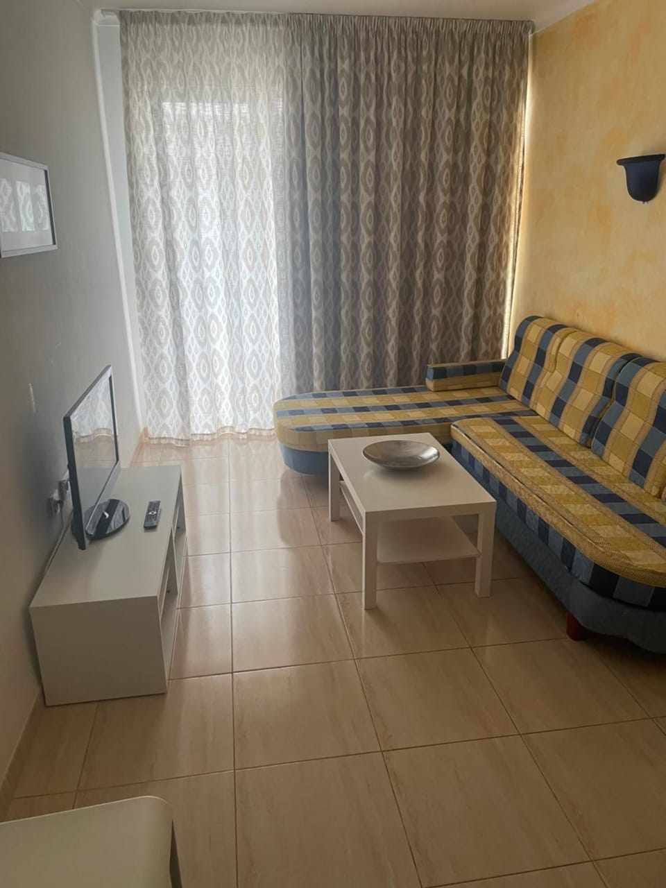 Living room, Photo of the whole room, Seating area