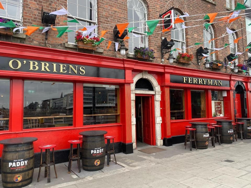 Property building, Lounge or bar, Street view