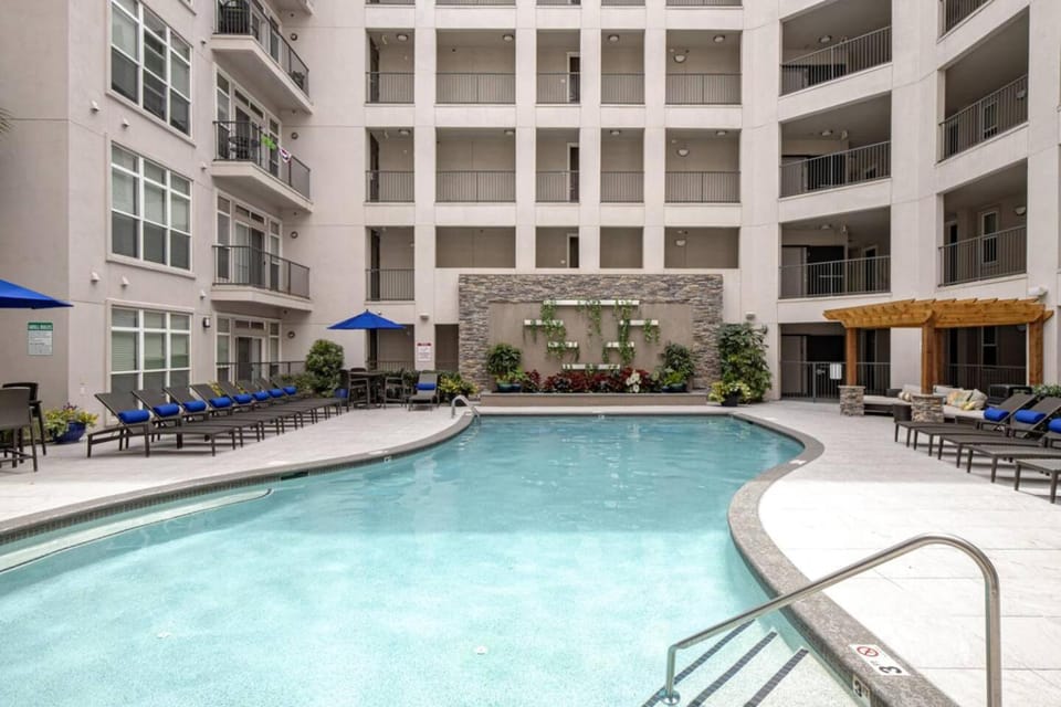 League Flats South End on South College Street Apartment in Charlotte