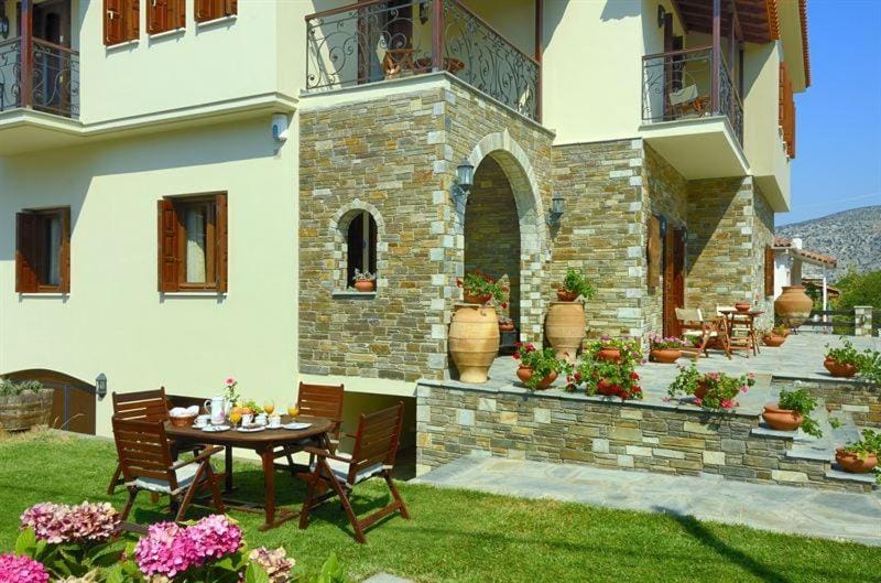 Patio, Day