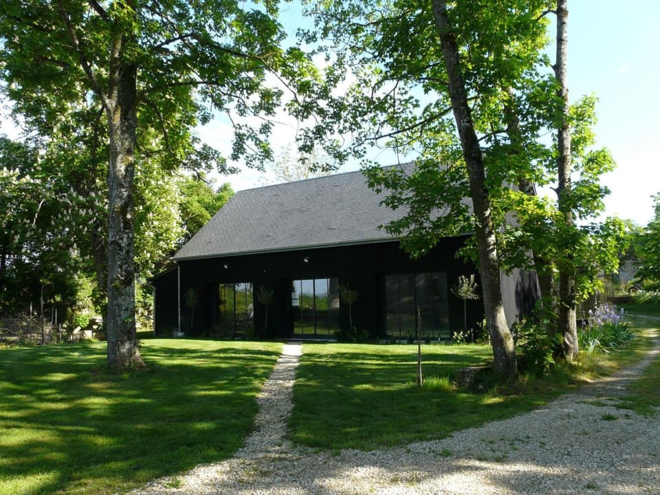 Château exceptionnel avec piscine privée, spa & WiFi - FR-1-381-410 House in Centre-Val de Loire