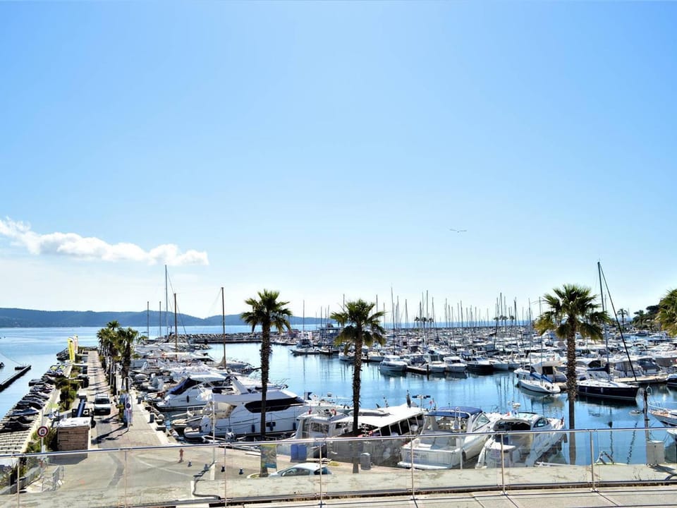 Cavalaire : Appartement 2 Pièces, à 300m Plage, Clim, Balcon - FR-1-226B-331 Apartment in Cavalaire-sur-Mer