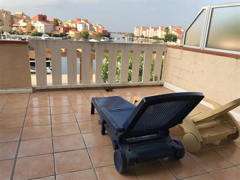 Grand T3 avec terrasse, piscine et parking près de la plage - FR-1-81-242 Apartment in Le Barcarès