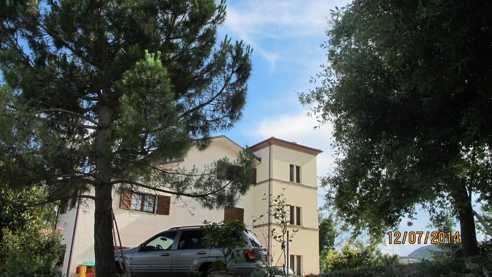 Property building, Garden view, Parking