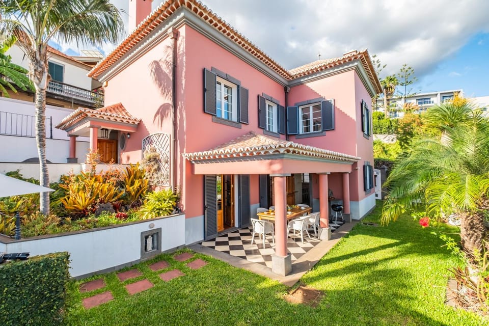 Vila Botânica - By WeHost House in Funchal