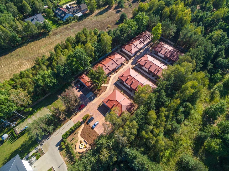 Nearby landmark, Neighbourhood, Area and facilities