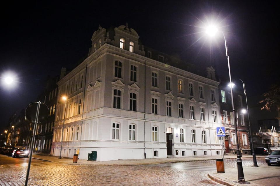 Facade/entrance, Street view
