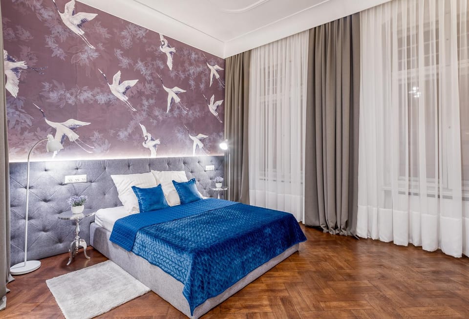 Bed, View (from property/room), Photo of the whole room, Decorative detail, Bedroom, City view, Area and facilities, internet, locker