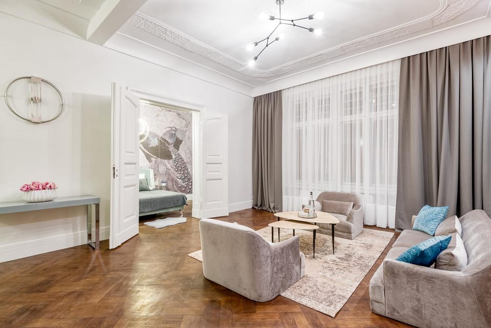 Bathroom, TV and multimedia, View (from property/room), Living room, Seating area, City view, Bath, hair dresser, locker, air conditioner