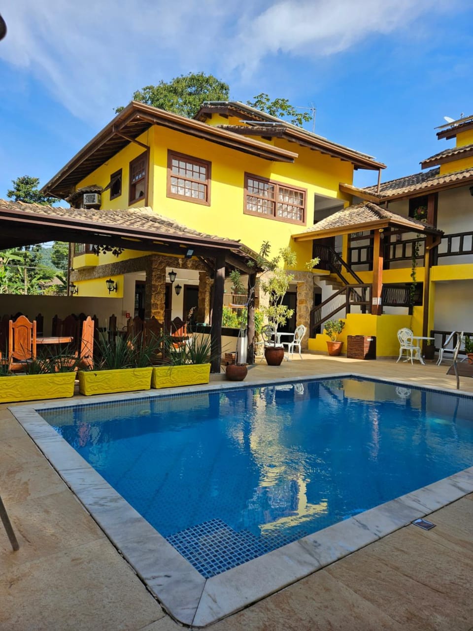 Property building, Day, Pool view, Swimming pool, Swimming pool