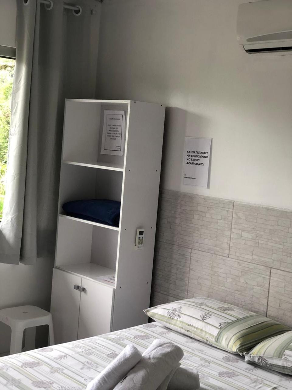 Bed, Photo of the whole room, wardrobe