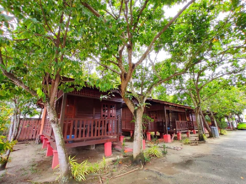 Adina Drive In Motel - Self Service Units Available Hotel in Kedah