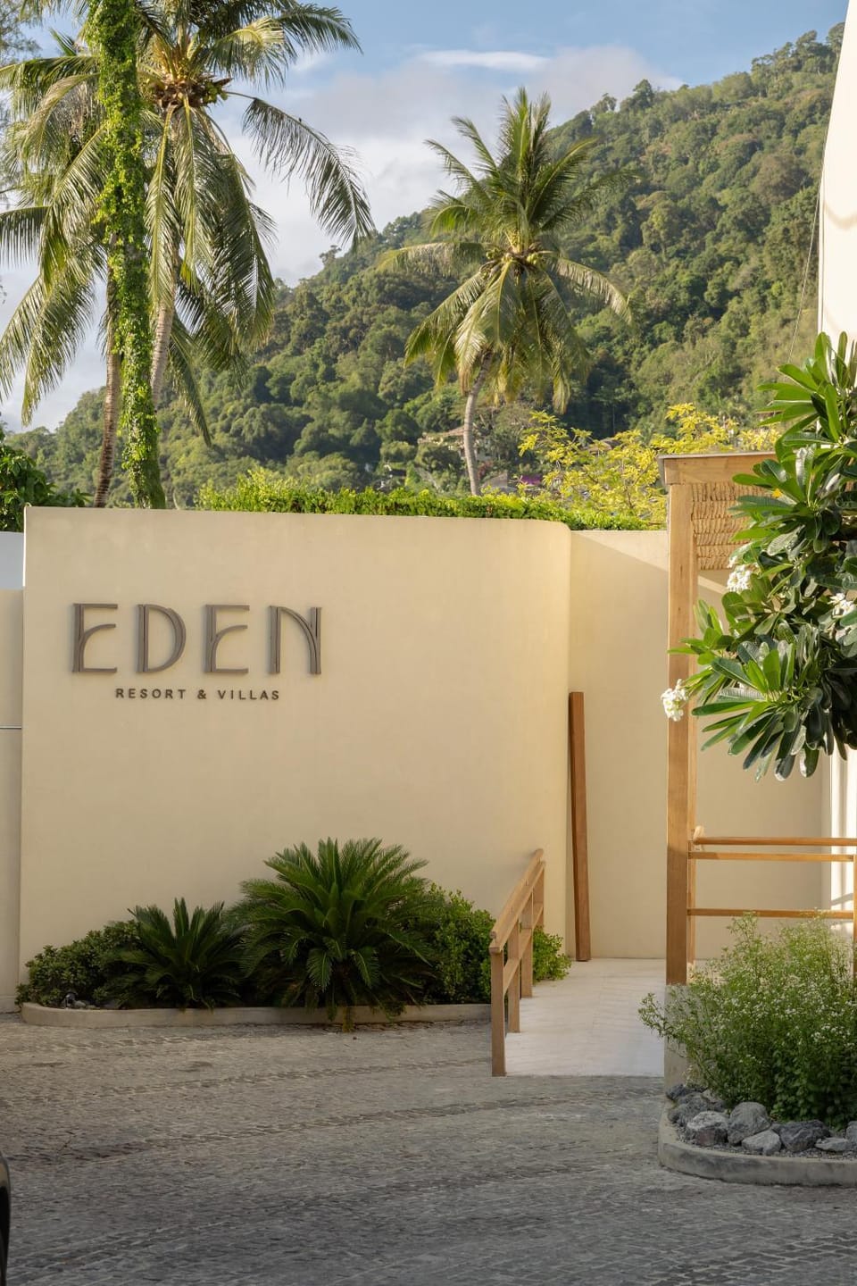 Facade/entrance, Natural landscape, Mountain view