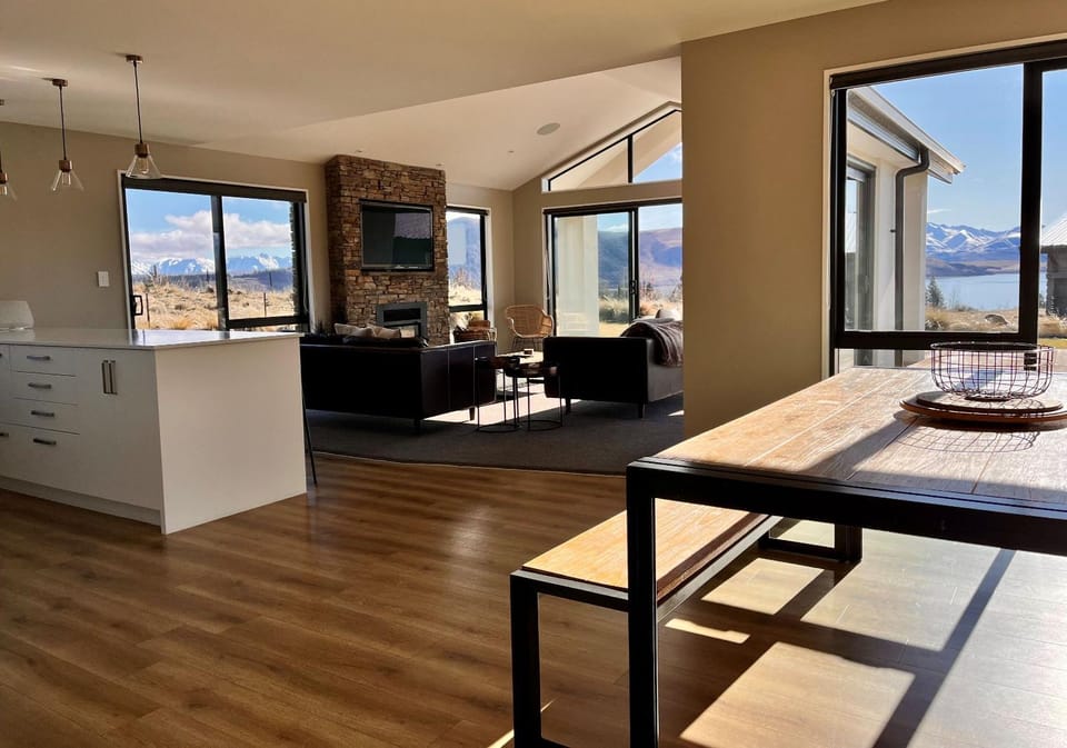 Living room, Seating area, Lake view, Mountain view, Dinner