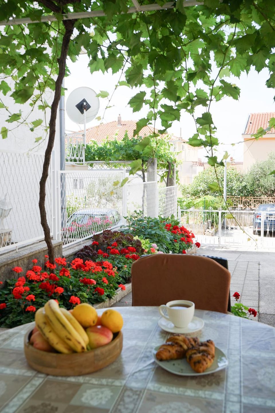 Day, Garden, Food, Garden view, Breakfast