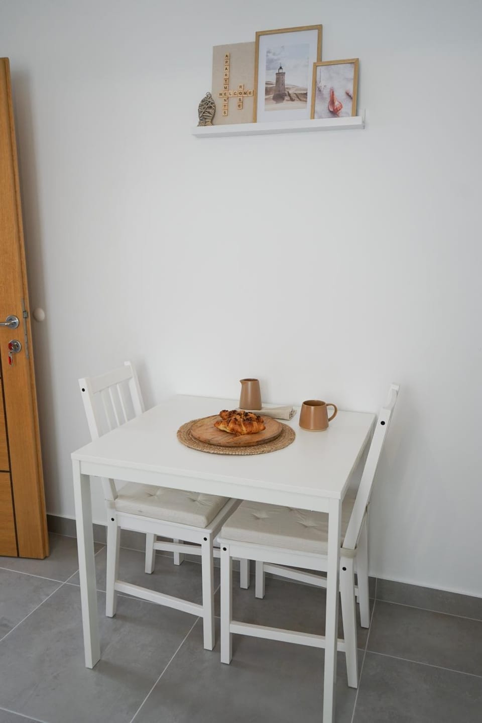 Dining area, Food