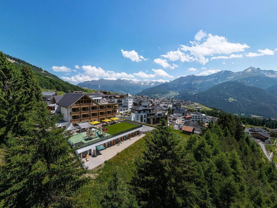 Property building, Day, Natural landscape, Bird's eye view, Summer, Mountain view