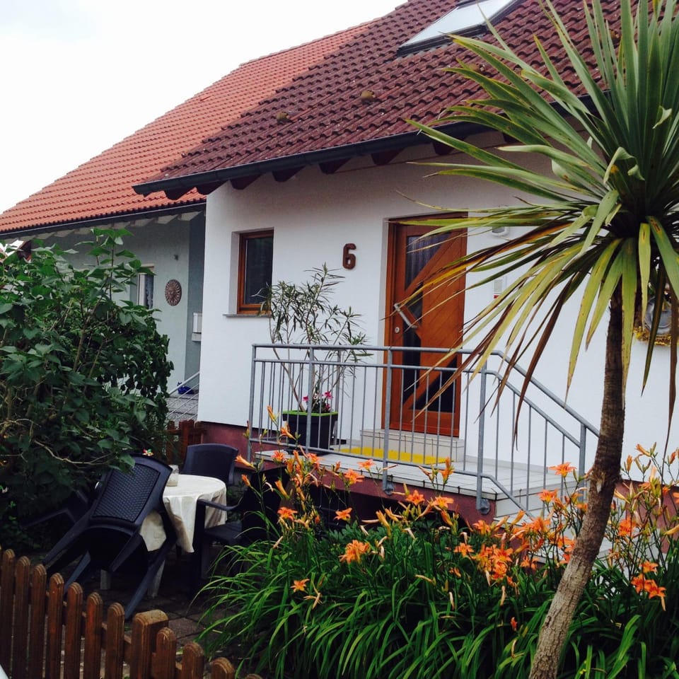 Property building, Spring, Garden, Garden view