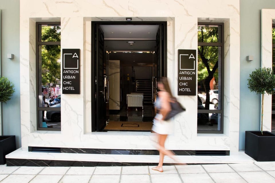 Facade/entrance