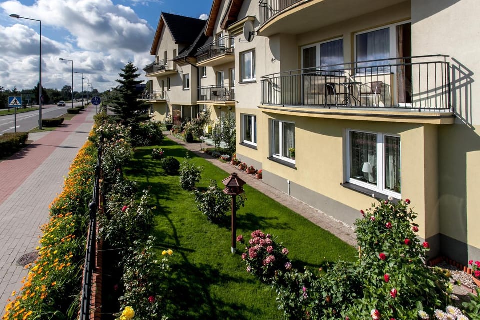 Property building, Garden, Garden view