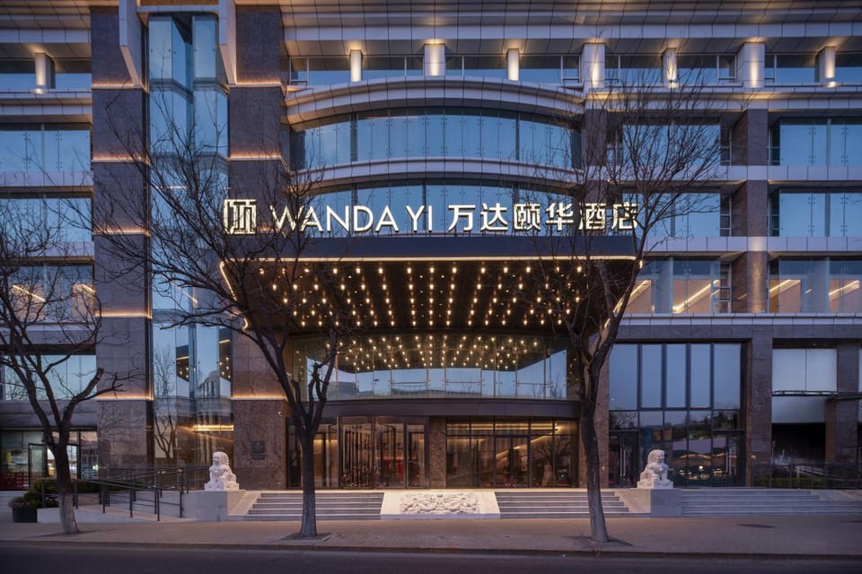 Facade/entrance