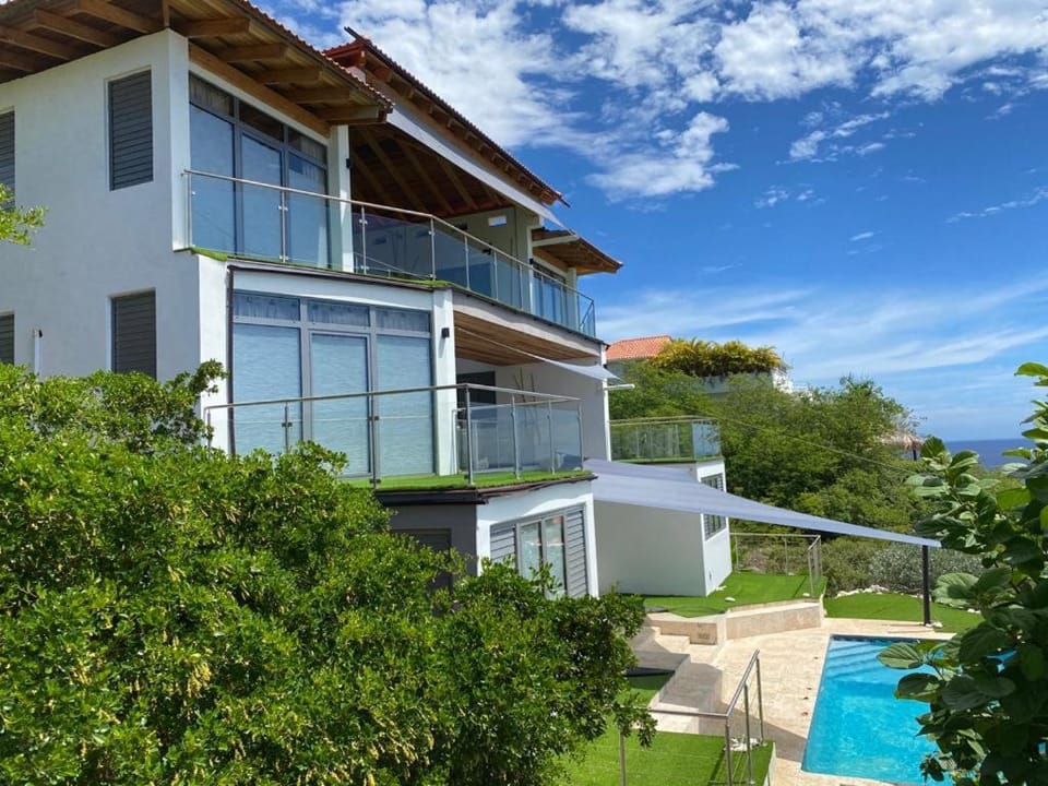 Property building, Swimming pool