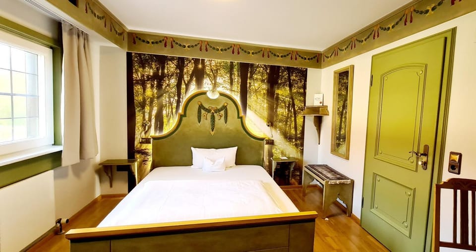 Bed, Photo of the whole room