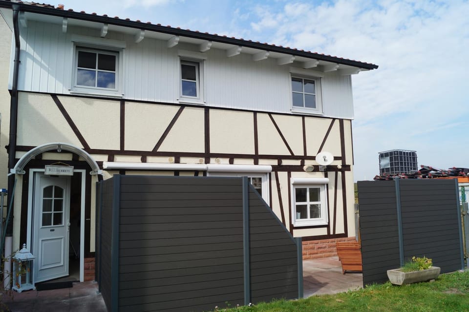 Facade/entrance, Garden
