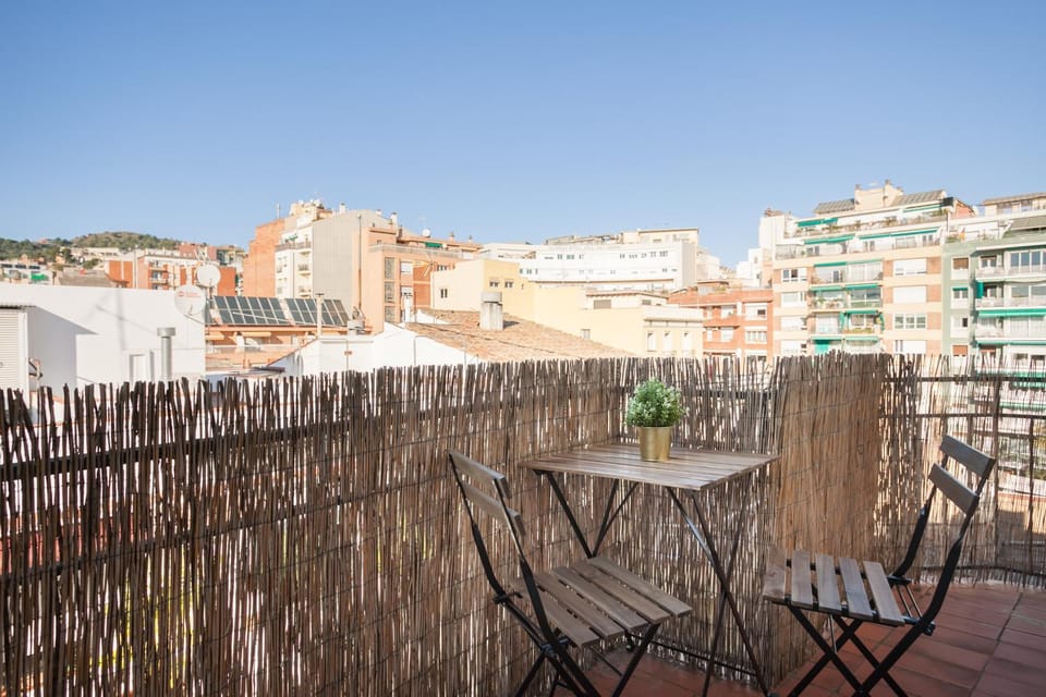 View (from property/room), Balcony/Terrace, City view