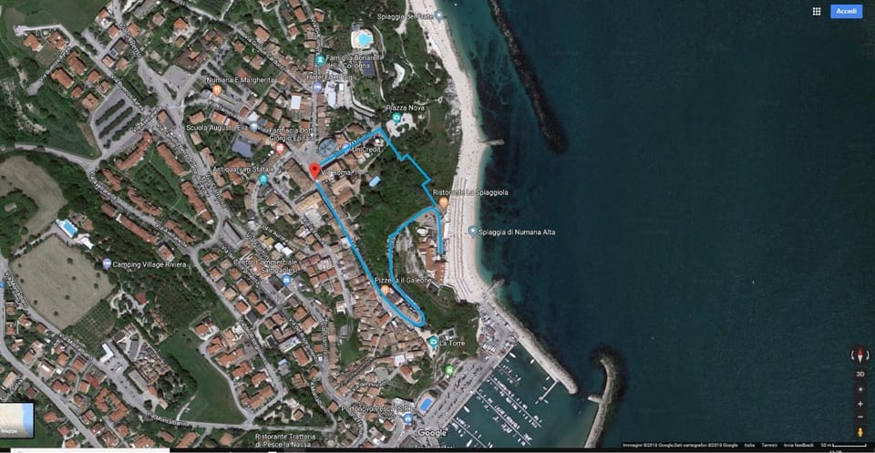 Nearby landmark, Restaurant/places to eat, Natural landscape, Other, Beach