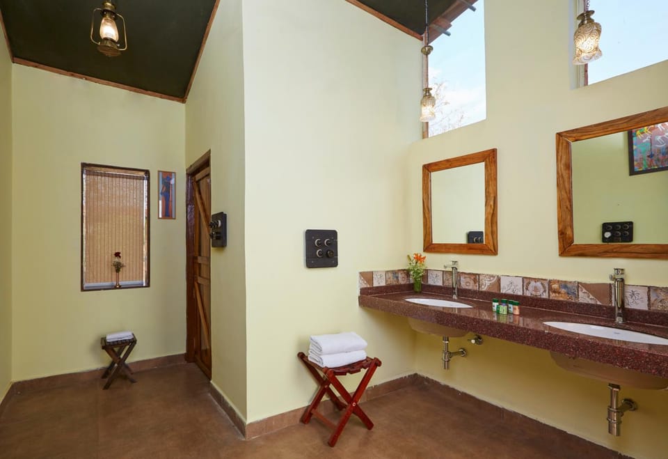 Bathroom, Seating area