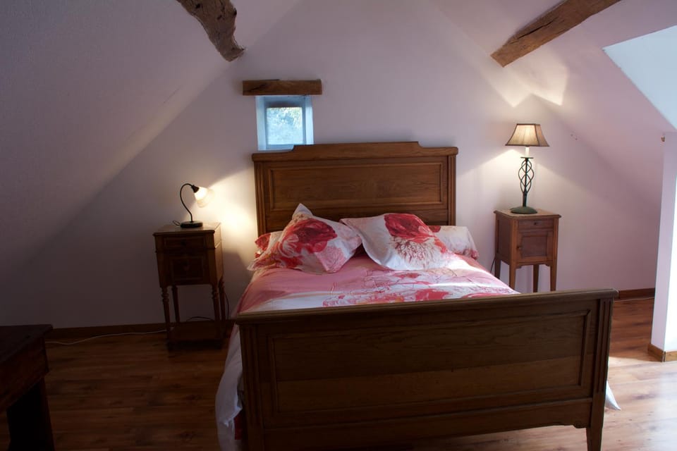 Bed, Photo of the whole room, Bedroom