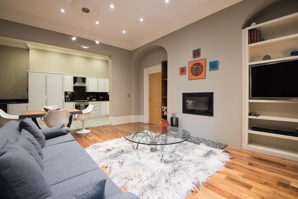 Kitchen or kitchenette, Living room, Dining area