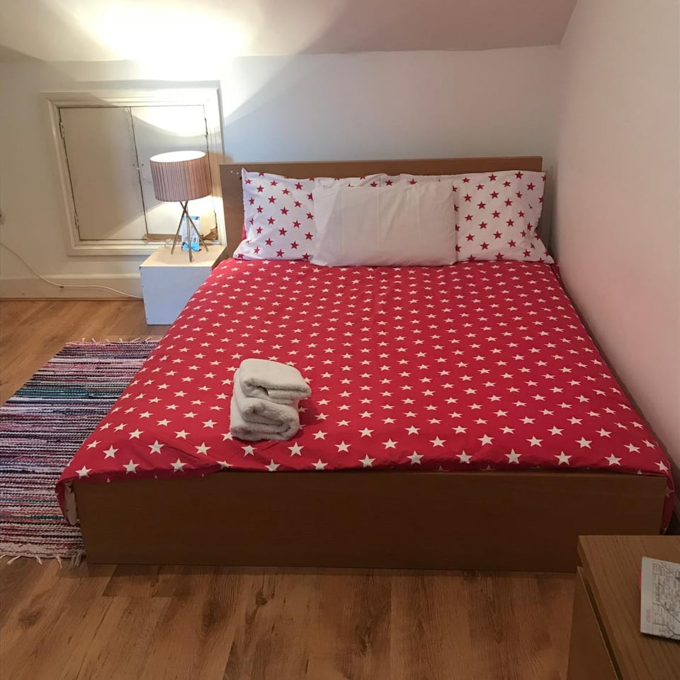 Bed, Photo of the whole room