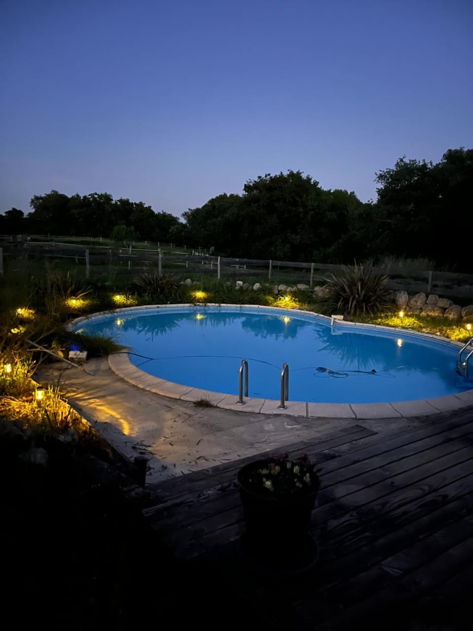 Le Merlat Gite House in Occitanie