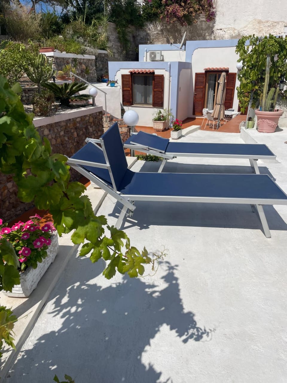 Property building, Spring, Balcony/Terrace, Garden view, sunbed