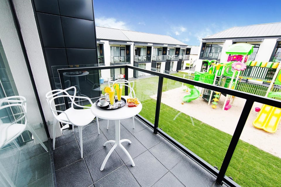 Children play ground, Alcoholic drinks, Non alcoholic drinks