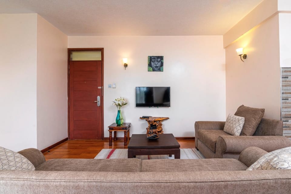 TV and multimedia, Living room, Seating area, Evening entertainment