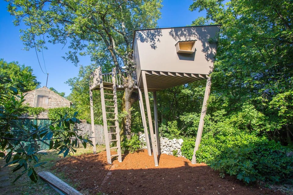 Property building, Garden view