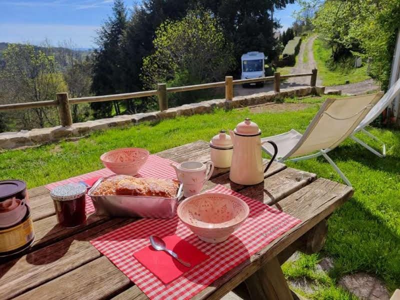 Se reconnecter à la nature au gîte 3 étoiles de Montager à Saint André de Chalencon House in Auvergne-Rhône-Alpes