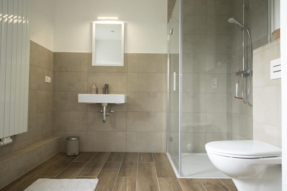 Shower, Toilet, Bathroom
